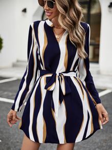 SHEIN Clasi 撞色缺口領繫腰帶連衣裙 - 彩色 - 查看 1