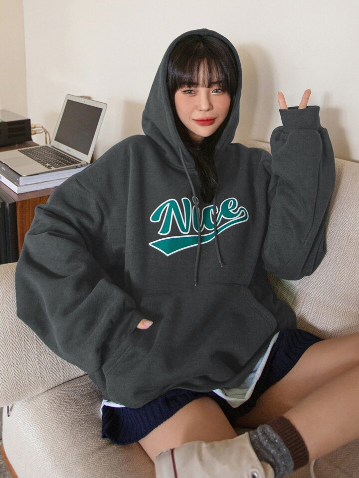 DAZY 保温パーカー 文字グラフィック カンガルーポケット ドローストリング DAZY 文字グラフィック カンガルーポケット ドロップショルダー