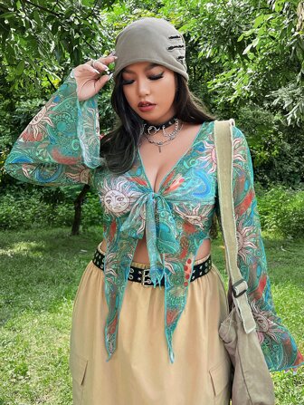 Top sol & con estampado de paisley con cordón delantero manga de campana de malla