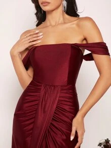 SHEIN Belle 勃艮第红色露肩褶饰裹身伴娘礼服