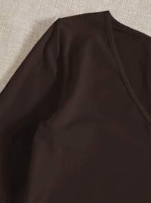 Muchica 素色V領短款T恤 - 巧克力棕 - 查看 5