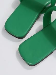 Dép đế bằng ngoài trời tối giản cho nữ, Xăng-đan trượt hai ngón bằng da nhân tạo trơn - màu xanh lá - Xem 4
