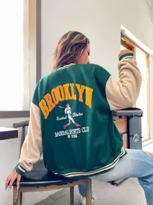 SHEIN x Carly Lawrence SHEIN MOOSTA Cazadora de universidad con estampado de figura y letra de hombros caídos de dos tonos - Verde militar - Ver 4