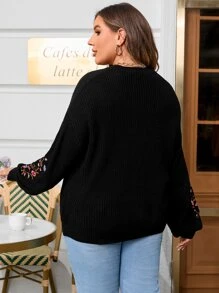 SHEIN LUNE Plus Floral Embroidery Drop Shoulder Jumper - Black - View 2