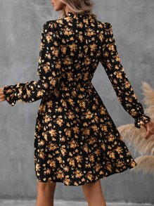 SHEIN LUNE 滿版印花荷葉袖腰部打褶洋裝 - 彩色 - 查看 2