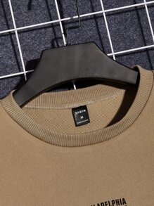 Manfinity VCAY 男士字母圖案套頭衫 - 棕色 - 查看 3