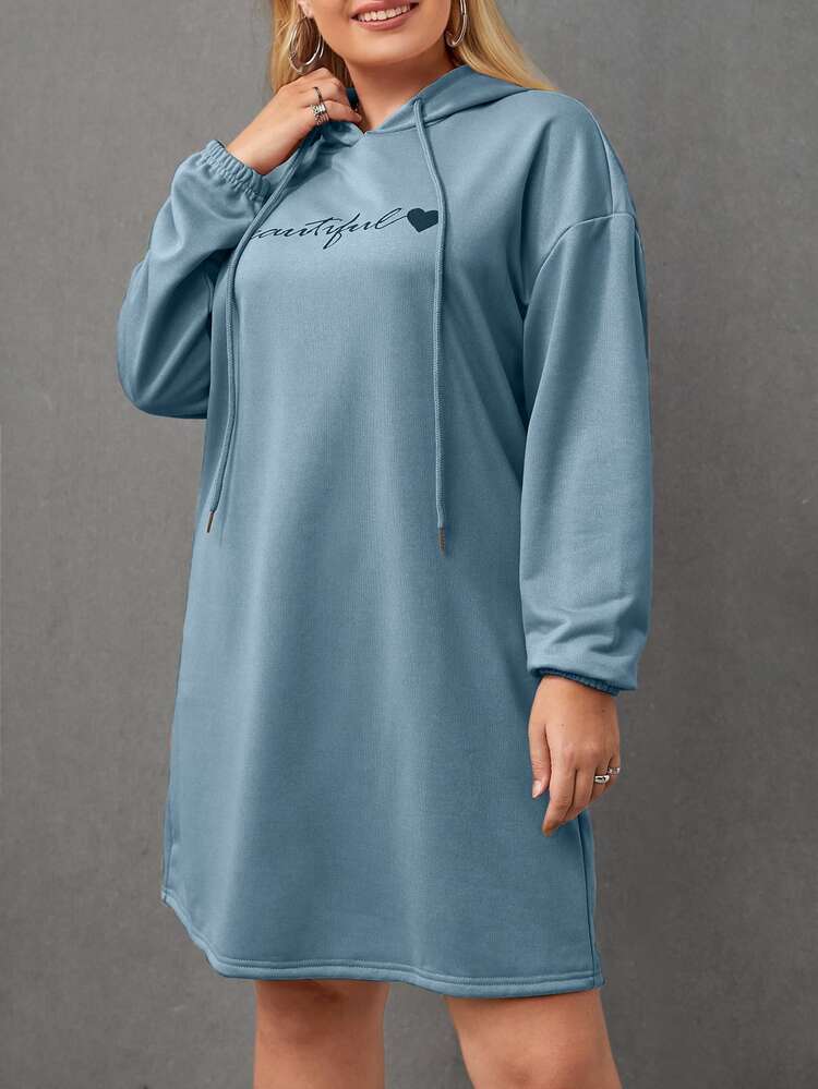 SHEIN LUNE Vestido sudadera con hombros caídos, cordón ajustable y estampado de letras y corazones para tallas grandes - Azul - Añade 3