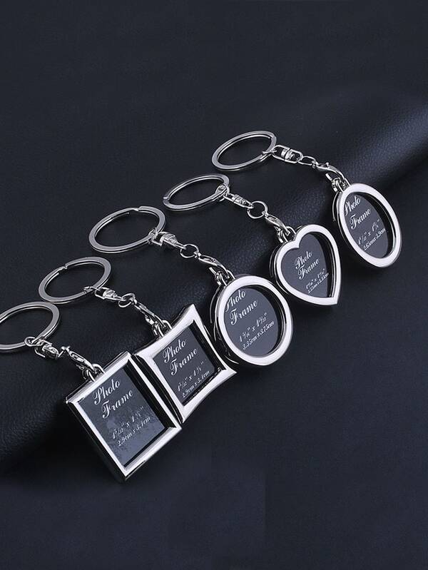 1pc Men Random Picture Frame Charm Keychain