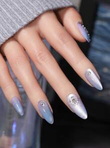 使用24入組長杏仁紫色閃光貓眼水鑽花卉裝飾假指甲和1入組指甲銼和1張膠帶立即升級您造型 - 紫色 - 查看 5