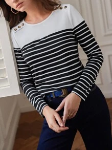 SHEIN Frenchy Camiseta de rayas con diseño de botón - Blanco y Negro - Ver 5