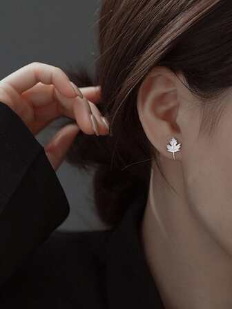 2入組楓葉設計耳夾