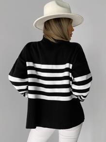 EURMUSE Striped Pattern Drop Shoulder Sweater - Đen và trắng - Xem 2