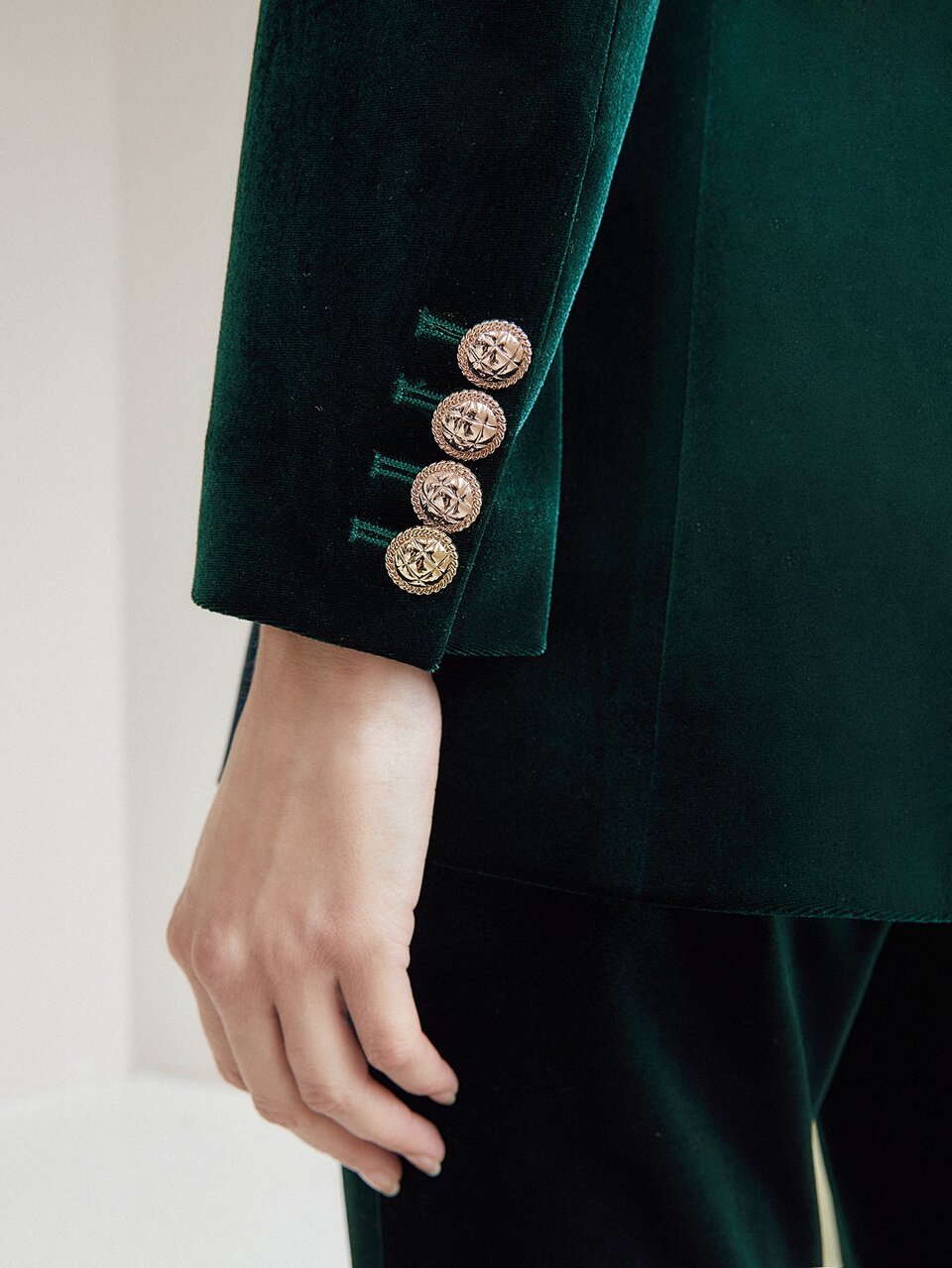 MOTF VELVET DOUBLE BREASTED BLAZER