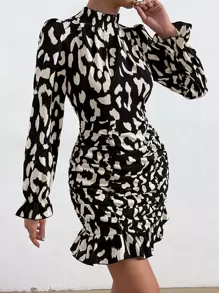 SHEIN Clasi Vestido con estampado de cuello alto de manga con volante fruncido bajo con fruncido