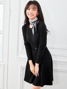 SHEIN Essnce 羅紋針織喇叭下擺洋裝 - 黑色 - 查看 5