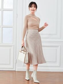 BizChic Áo len Cắt ra màu trơn Thanh lịch - Màu Khaki - Xem 5