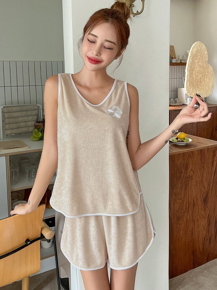 DAZY 花卉刺繡撞色滾邊休閒服套裝 - 卡其色 - 查看 9