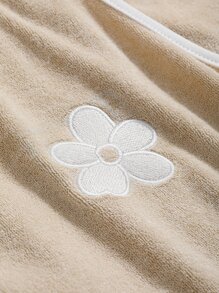 DAZY Floral Embroidery Contrast Binding Lounge Set - Khaki - View 3