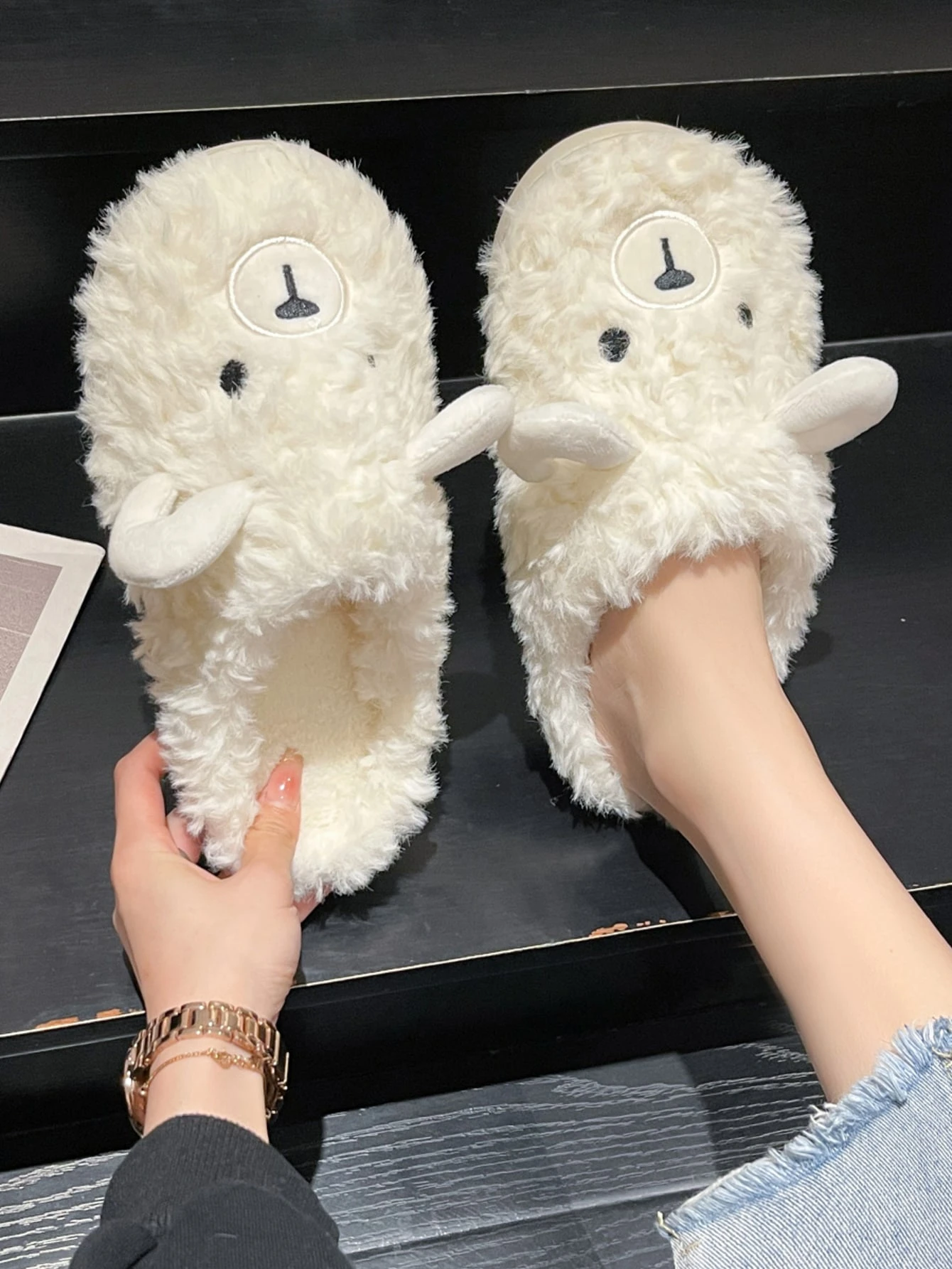 Novelty slippers Clearance