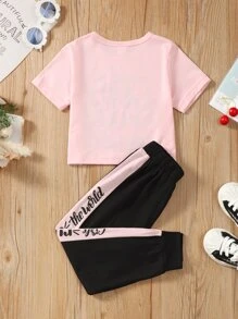 SHEIN T-shirt grafica con slogan e pantaloni joggers a pannelli per ragazza giovane
