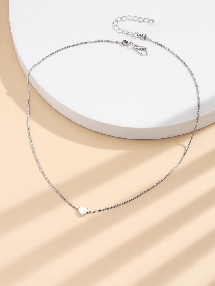 1條簡單的心形吊墜鎖骨項鏈,適用於女性作為約會/日常配飾,使用銅材質打造的珠寶 - 銀色 - 查看 5