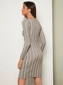 SHEIN Unity 條紋圖案方領毛衣裙 - 摩卡棕 - 查看 2