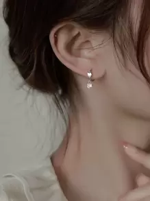 方晶鋯石和愛心裝飾耳墜 - 銀色 - 查看 1