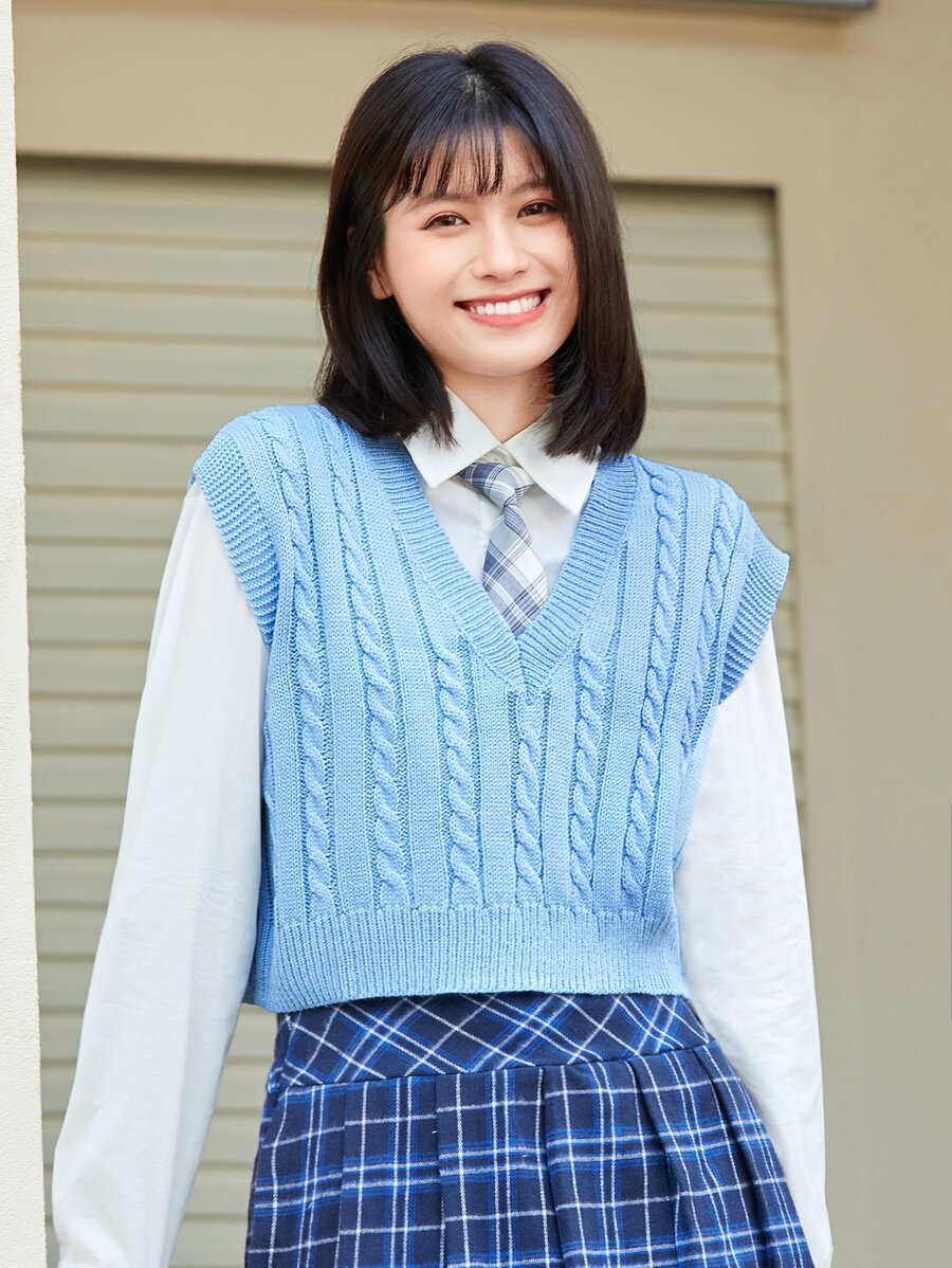 SHEIN Essnce 纜繩針織v領毛衣背心 - 淺藍色 - 查看 1