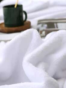 1pc Solid Color Blanket,Solid Color Flannel Blanket For Bed & Sofa, Soft Throw Blanket, Warm Bedding, Home Decor - White - View 2