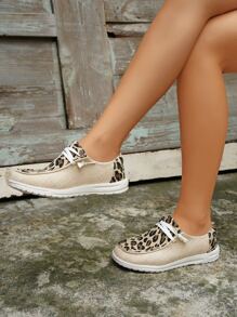 Zapatos sin cordones de mezclilla con diseño de cordones y estampado de leopardo para mujer - Caqui - Ver 9
