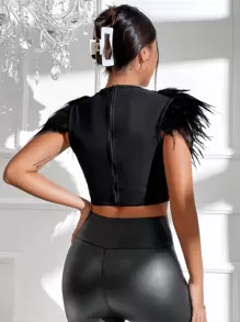 SHEIN BAE Fuzzy Trim Zipper Back Crop Top Without Arm Sleeves - Black - View 2