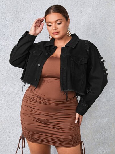 Cazadora mezclilla con bolsillo con solapa desgarro bajo crudo