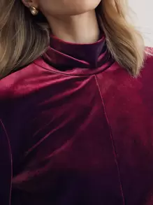 MOTF PREMIUM 絲絨小高領襯衫 - 酒紅色 - 查看 4
