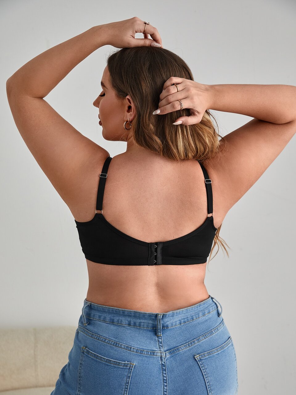 Plus Contrast Lace Front-Close Wireless Bralette