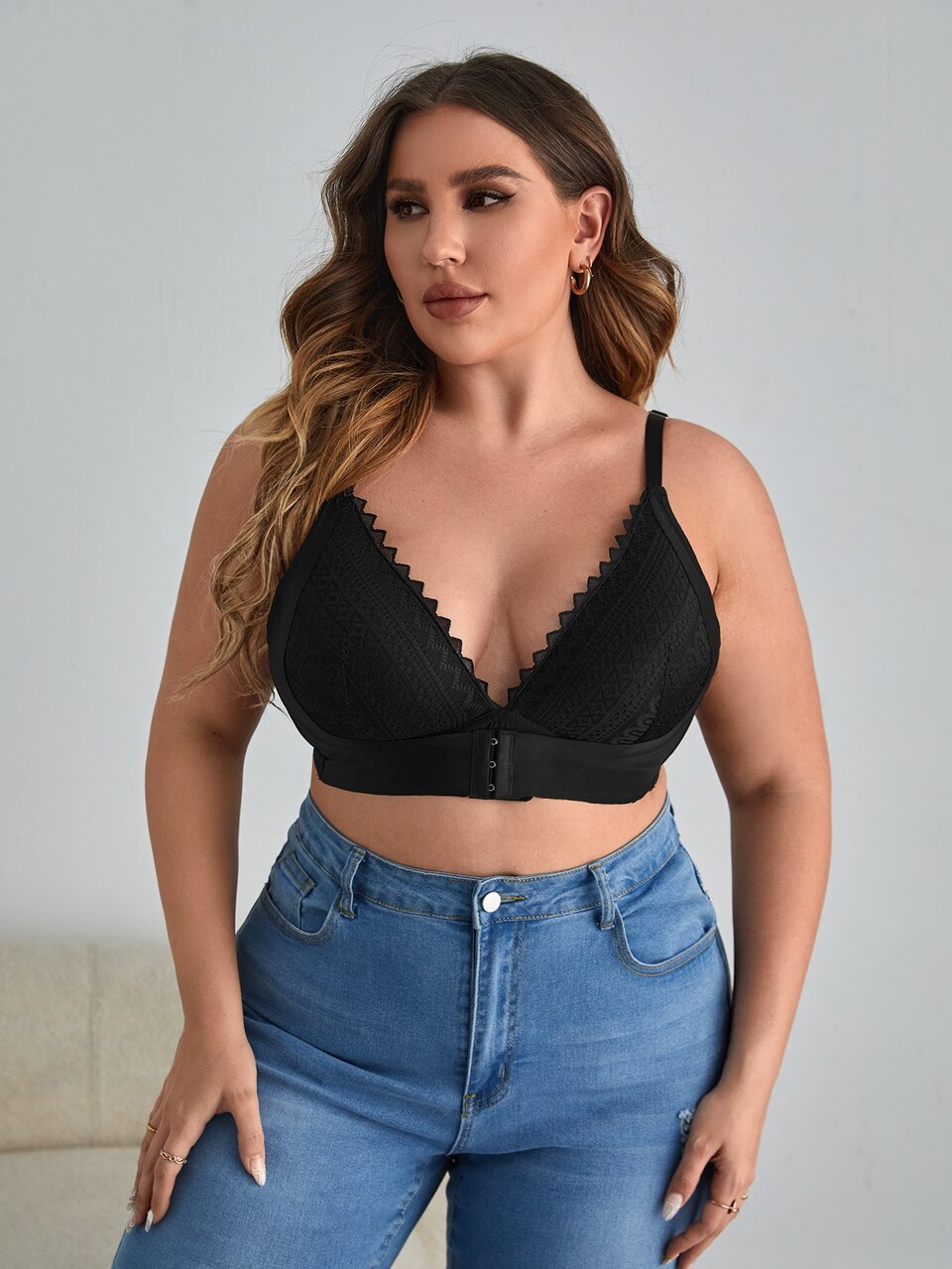 Plus Contrast Lace Front-Close Wireless Bralette