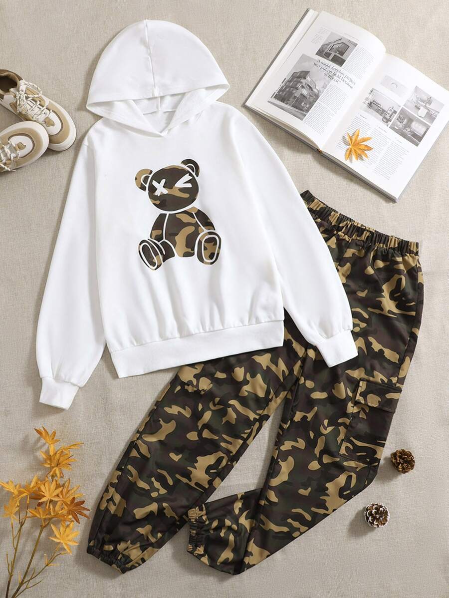 SHEIN 青少年女孩小熊印花連帽衫和迷彩長褲套裝