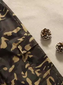 SHEIN 青少年女孩小熊印花連帽衫和迷彩長褲套裝