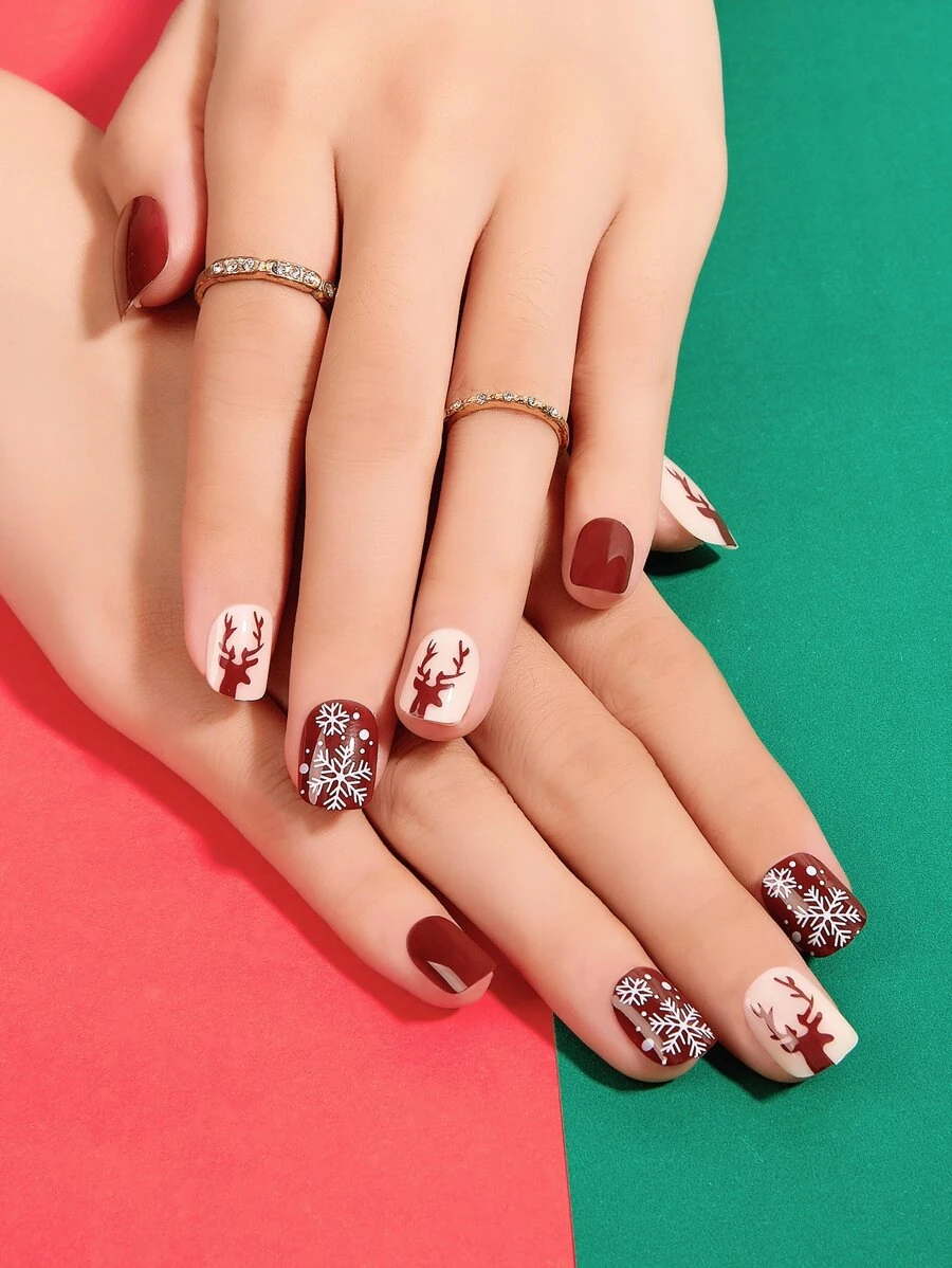YTJ 聖誕主題指甲藝術貼紙，正方形短指甲貼紙，附有鹿元素，1包24張，適用於娛樂、派對、休閒場合，包括果凍膠與指甲文件，可以快速貼上指甲的美甲用品