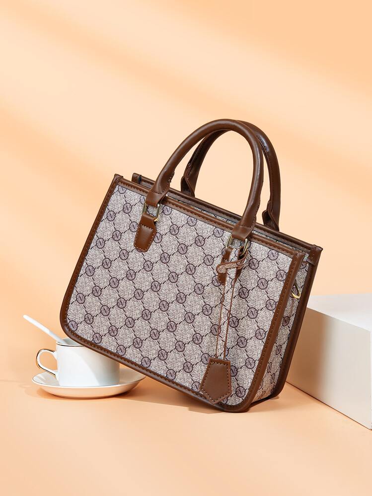 Bolsa cuadrada con patrón geométrico unido en contraste con accesorio de bolso - Multicolor - Añade 1