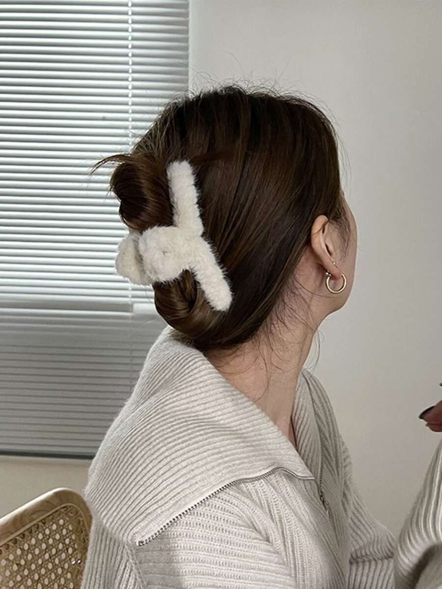 1pc White Plush Hair Claw Suitable For Daily Casual Home Use, Soft And Comfortable, For Outdoor Wear Cute - White - View 1