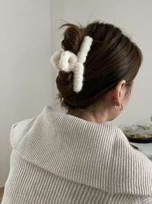 1pc White Plush Hair Claw Suitable For Daily Casual Home Use, Soft And Comfortable, For Outdoor Wear Cute - White - View 3