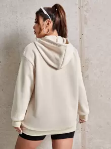 SHEIN EZwear 大碼字母圖案袋鼠口袋落肩袖抽繩保暖連帽衫 - 米色 - 查看 2