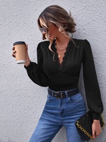 SHEIN Clasi Camiseta con encaje en contraste de manga farol - Negro - Ver 3