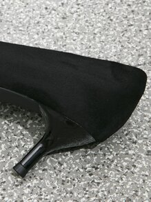 Minimalist Point Toe Heeled Court Pumps - Black - View 5