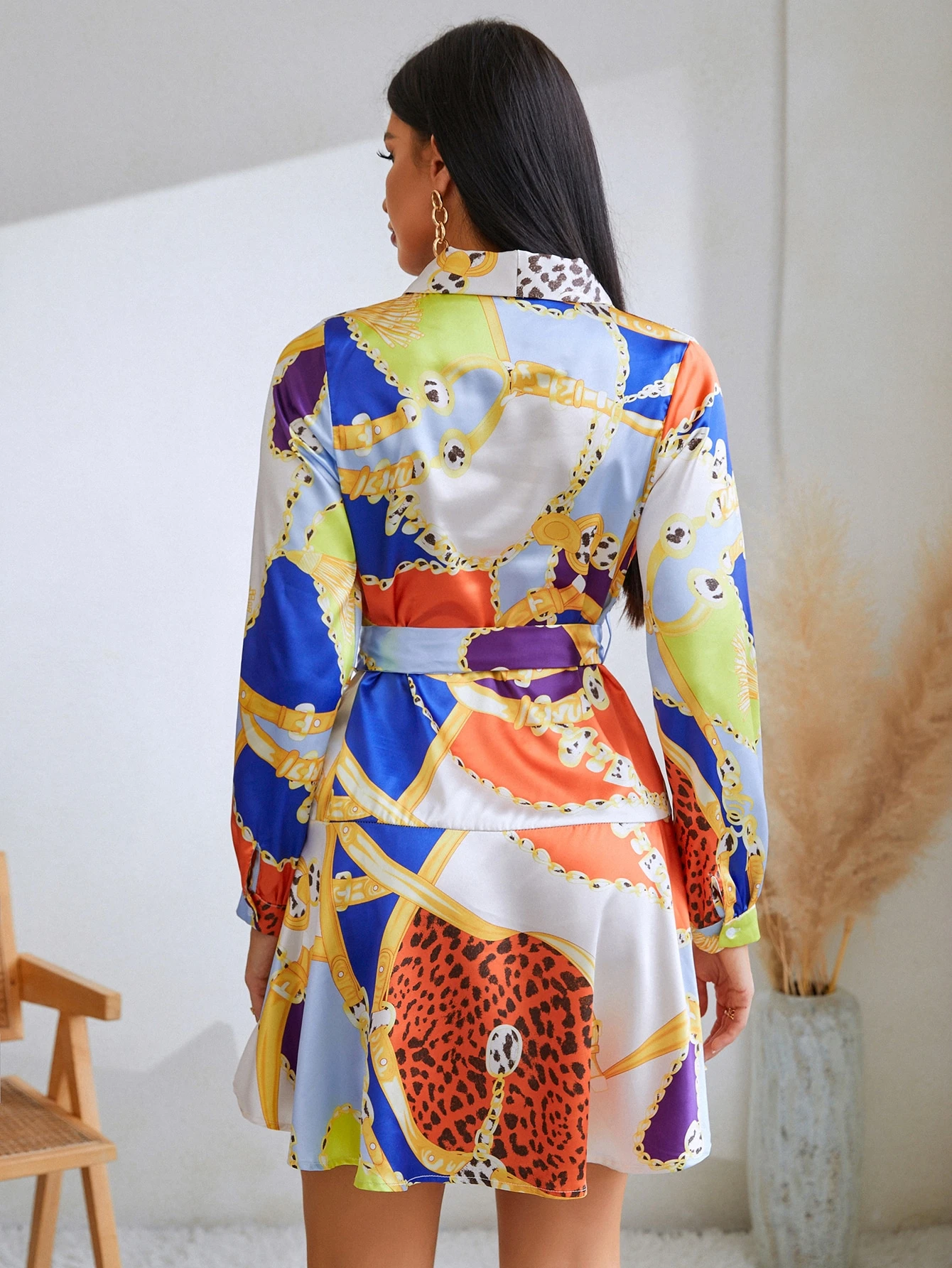 Miniatura 2 de Vestido con cinturón con estampado de leopardo y cadena de manga farol Multicolor