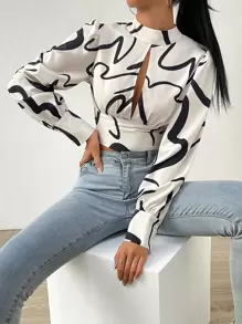 SHEIN Privé بلوزة قصيرة طباعة النقش مكشوف الظهر بربطة - أبيض وأسود - مشاهدة 2
