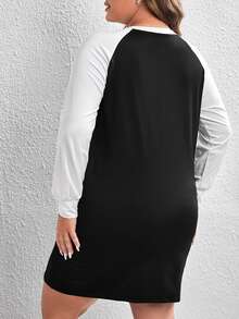 Vestido para dormir con estampado de corazón y letra en contraste de manga raglán - Blanco y Negro - Ver 2