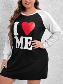 Vestido para dormir con estampado de corazón y letra en contraste de manga raglán - Blanco y Negro - Ver 3