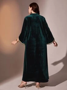 Al Najma 大碼凸花蕾絲貼花喇叭袖絲絨連衣裙 - 墨綠色 - 查看 2