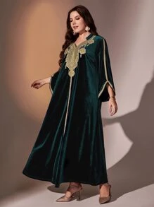 Al Najma 大碼凸花蕾絲貼花喇叭袖絲絨連衣裙 - 墨綠色 - 查看 3